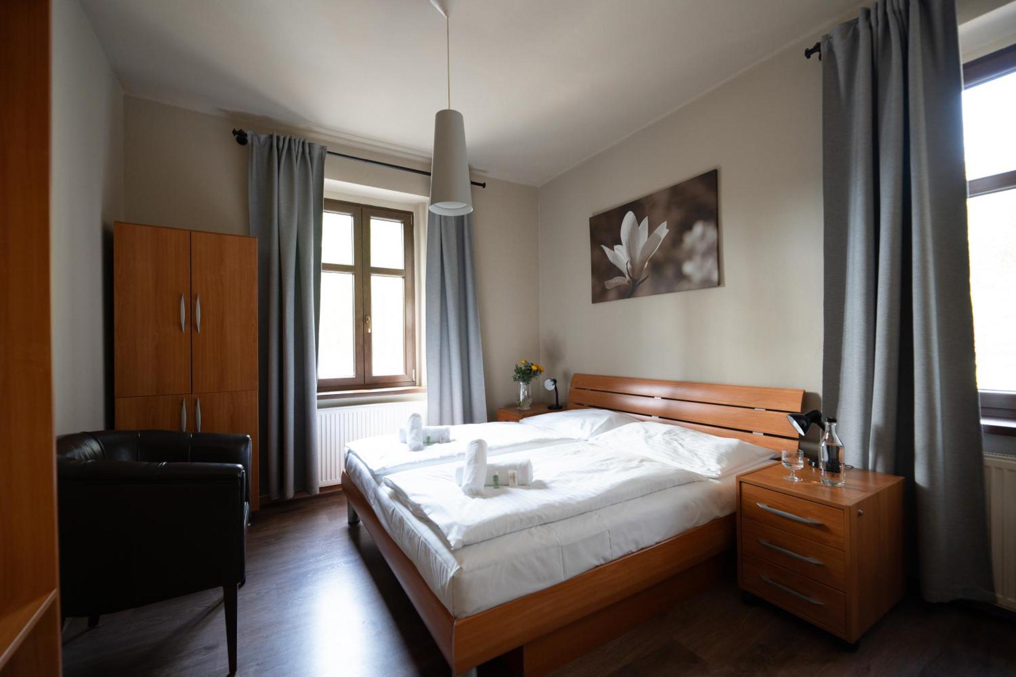Penzion A Restaurace Bily Mlyn Liberec Ngoại thất bức ảnh
