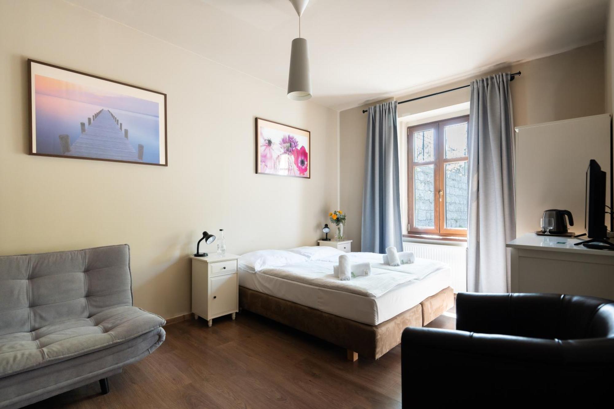 Penzion A Restaurace Bily Mlyn Liberec Ngoại thất bức ảnh