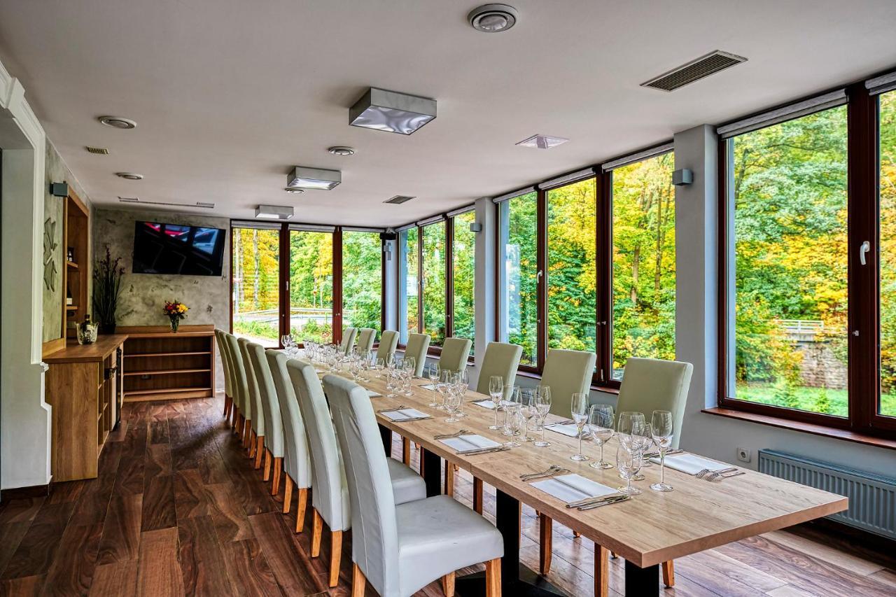 Penzion A Restaurace Bily Mlyn Liberec Ngoại thất bức ảnh